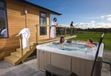 Lodges With Hot Tubs